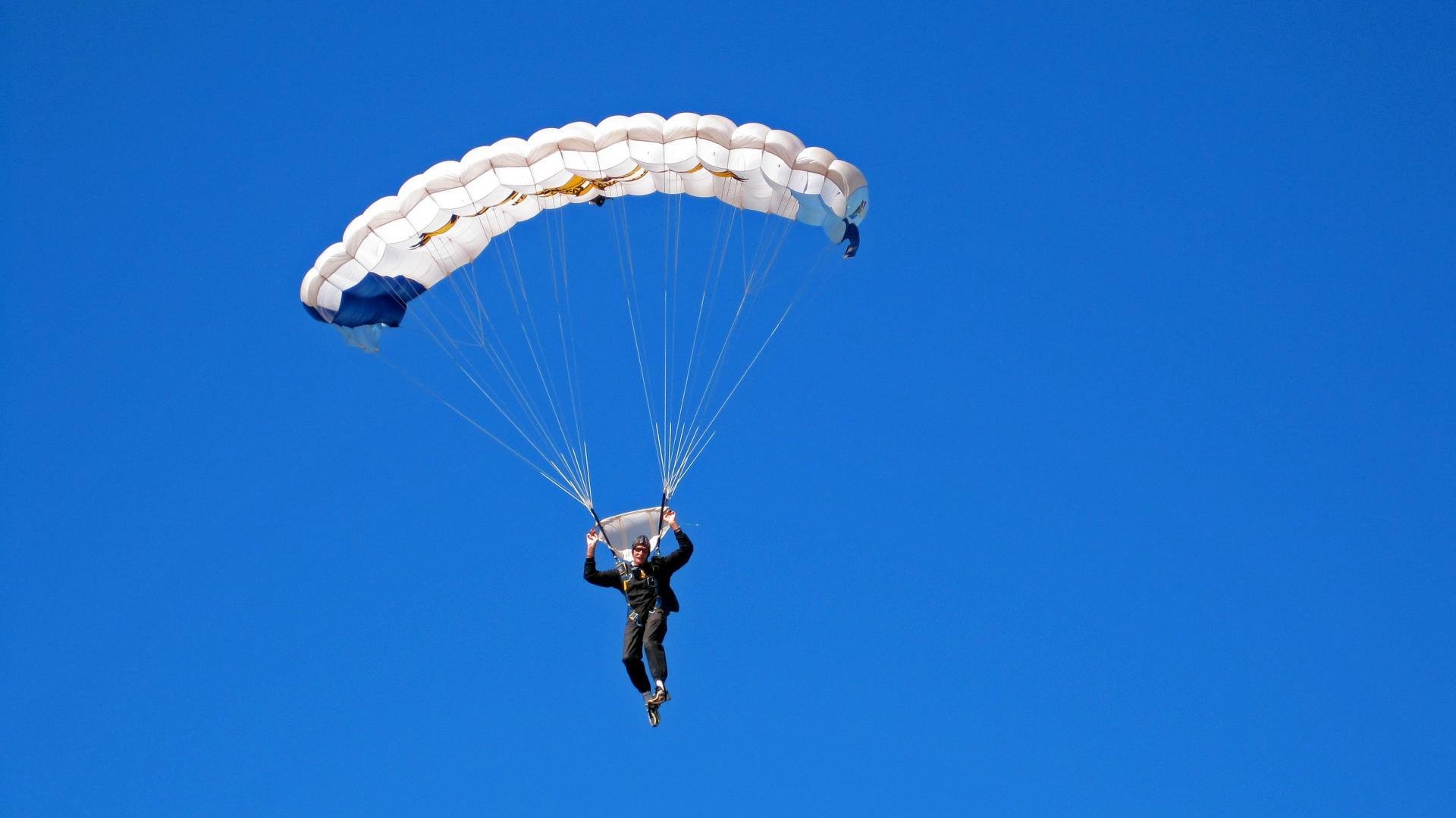 篮球让世界看到中国的坚持，篮球可以让我们怎么样